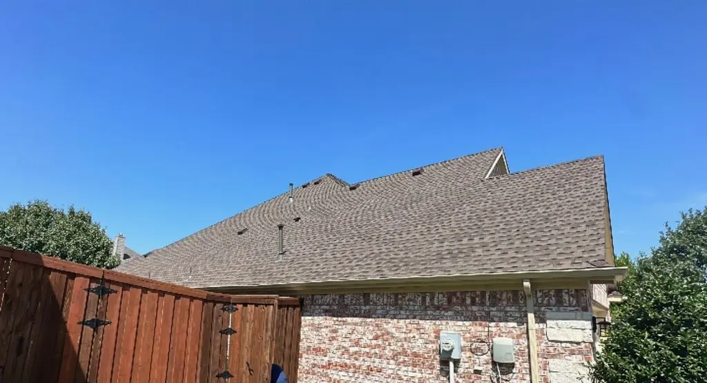 Completed roof replacement project in Lockhart